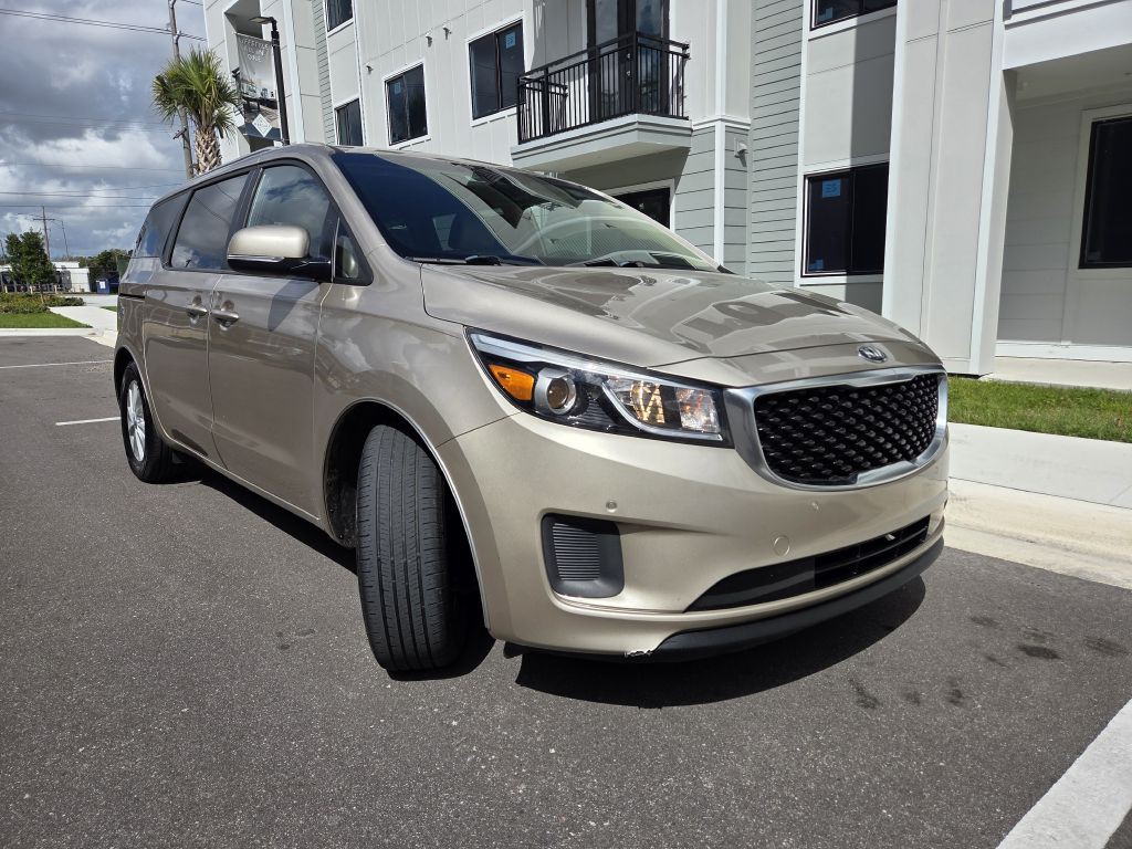 2017 Kia Sedona Image 4