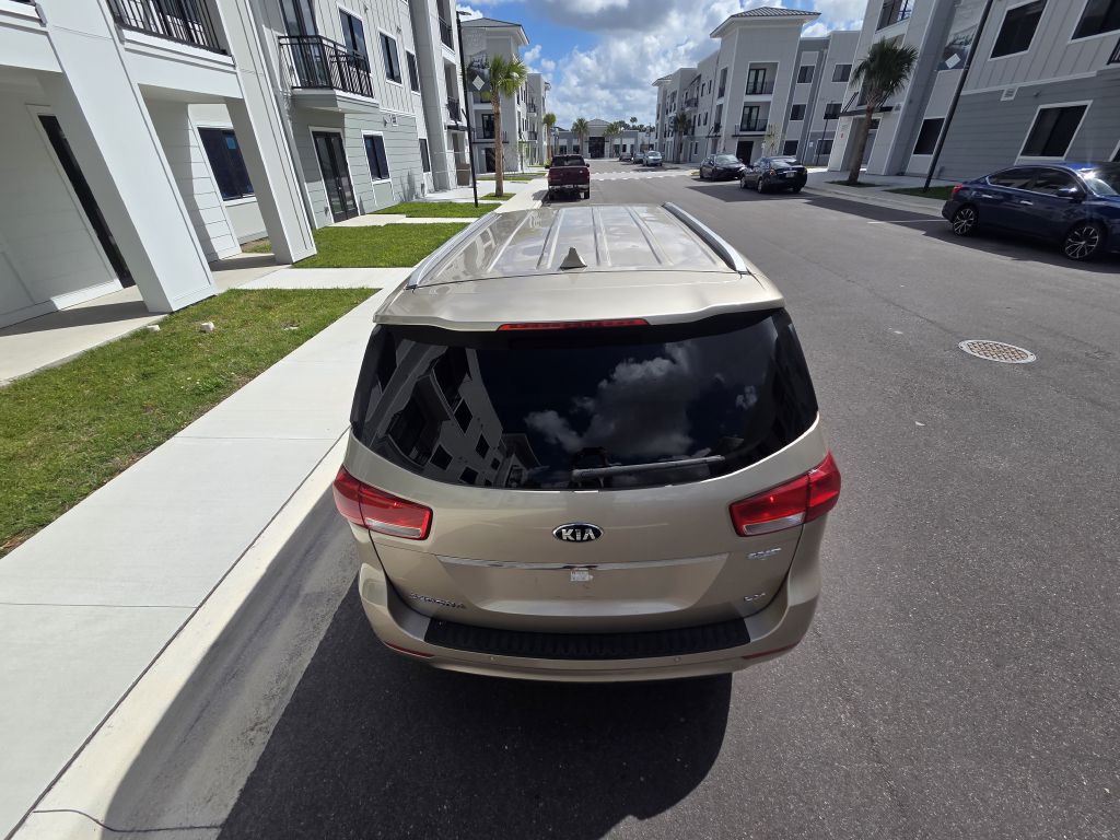 2017 Kia Sedona Image 9