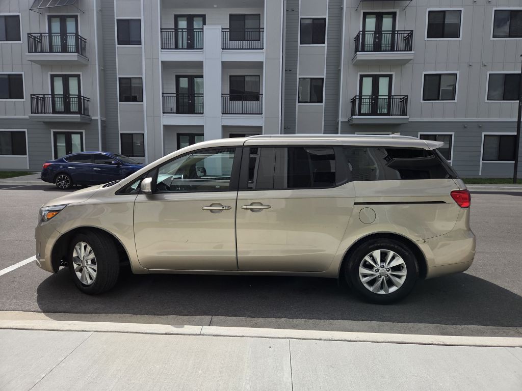 2017 Kia Sedona Image 12