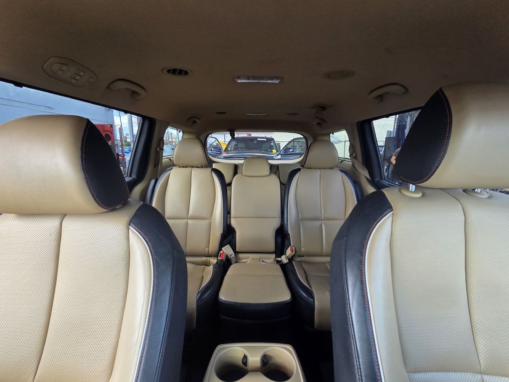 2017 Kia Sedona Image 20