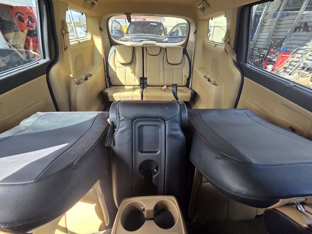 2017 Kia Sedona Image 22