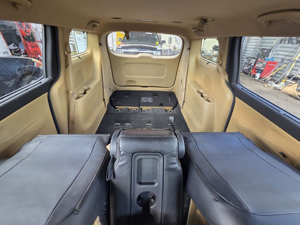 2017 Kia Sedona Image 24