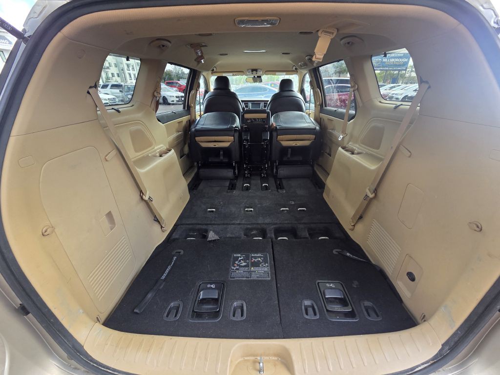 2017 Kia Sedona Image 25