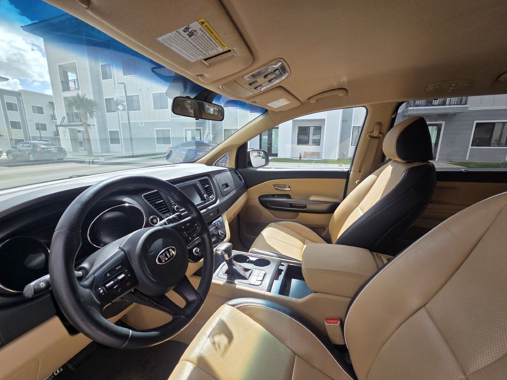 2017 Kia Sedona Image 29