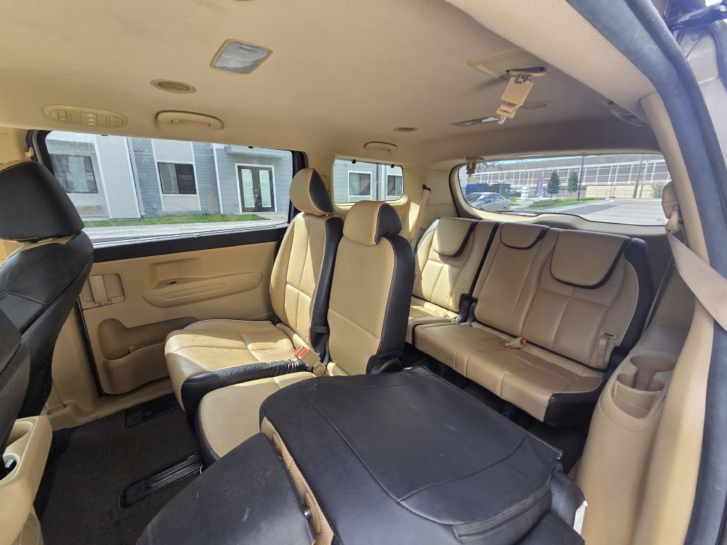 2017 Kia Sedona Image 33