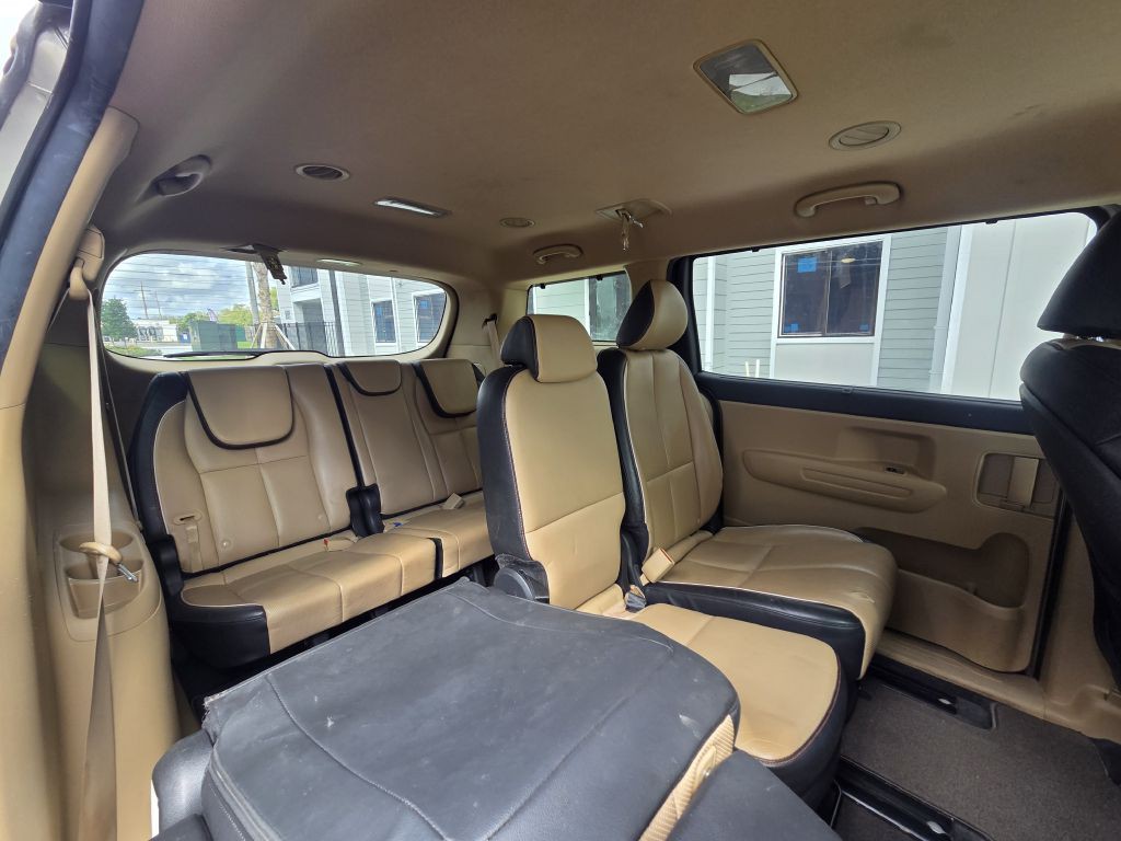 2017 Kia Sedona Image 36