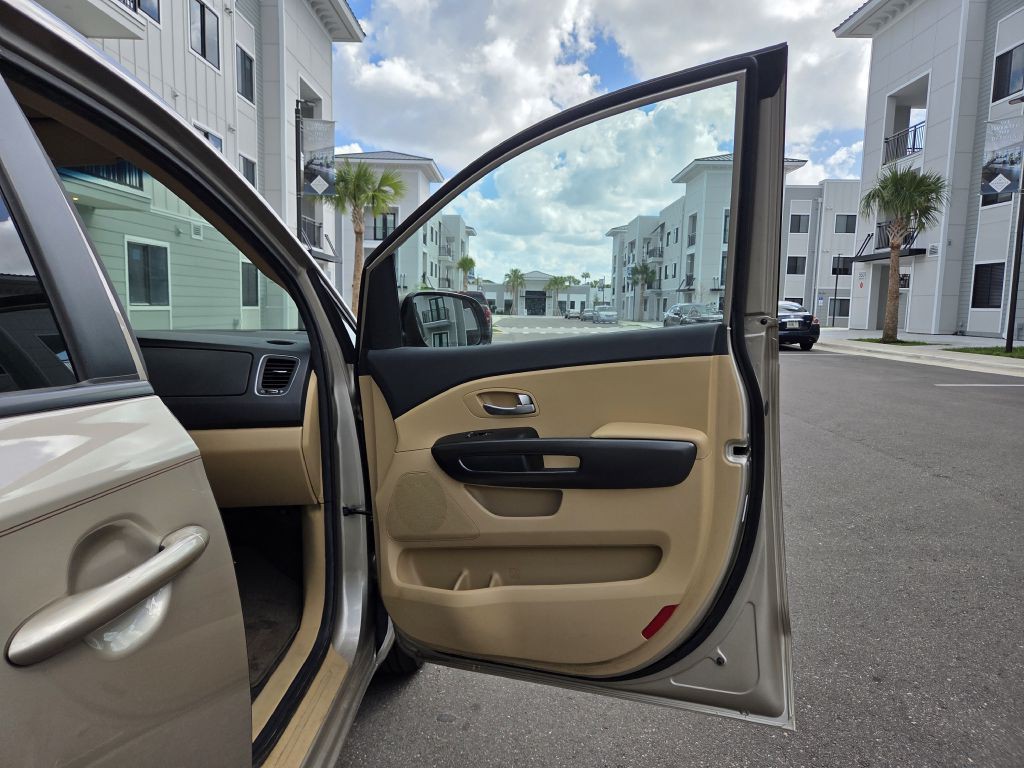 2017 Kia Sedona Image 37