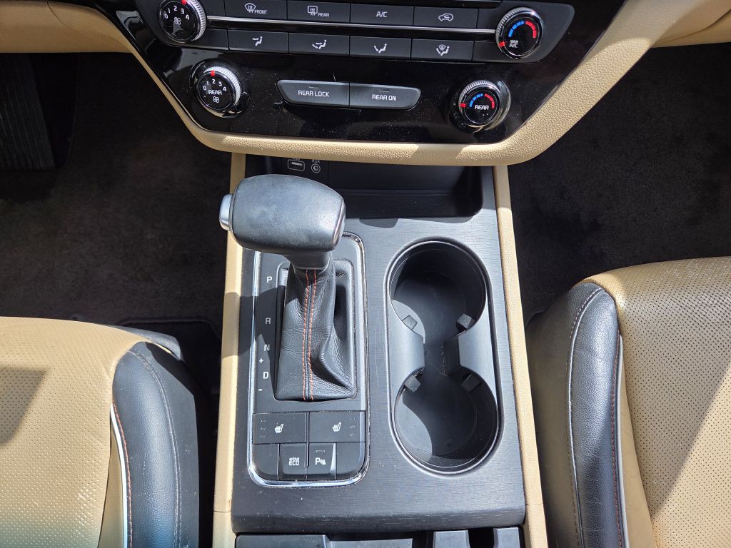 2017 Kia Sedona Image 46