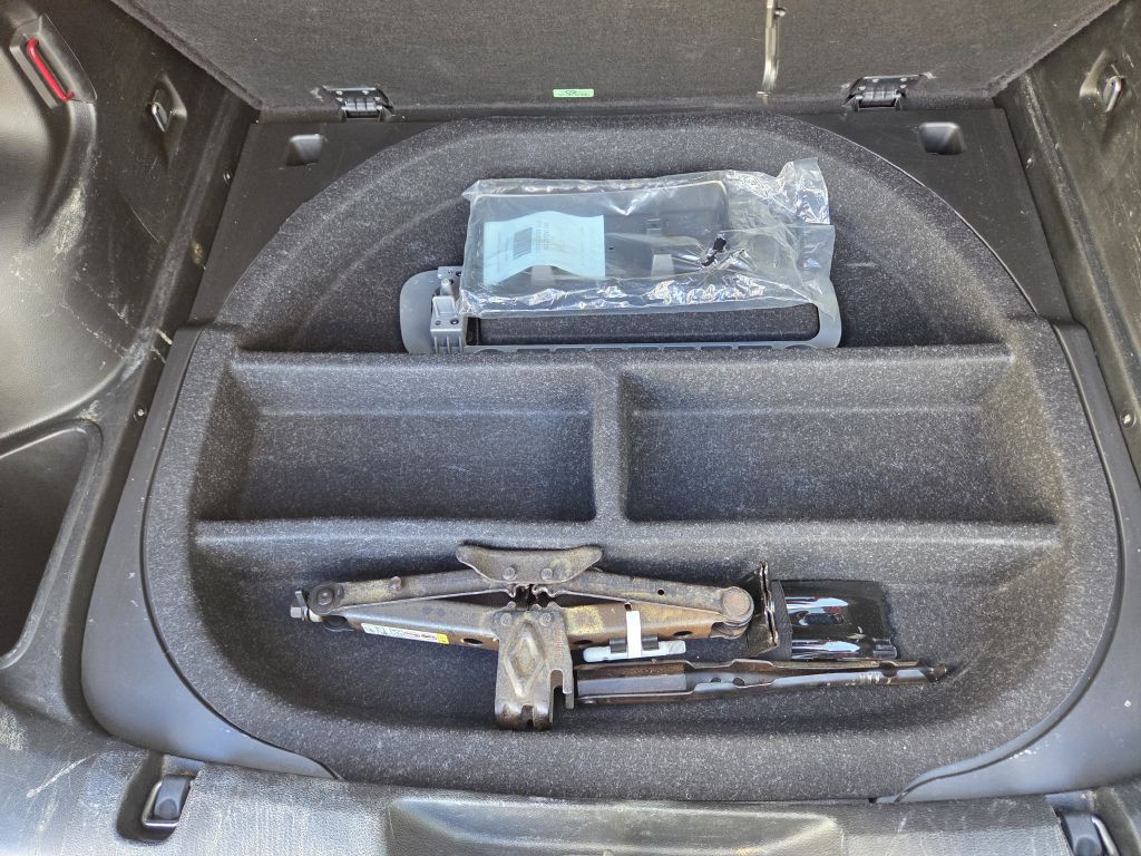 2017 Jeep Cherokee Image 16