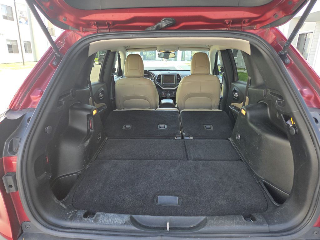 2017 Jeep Cherokee Image 19