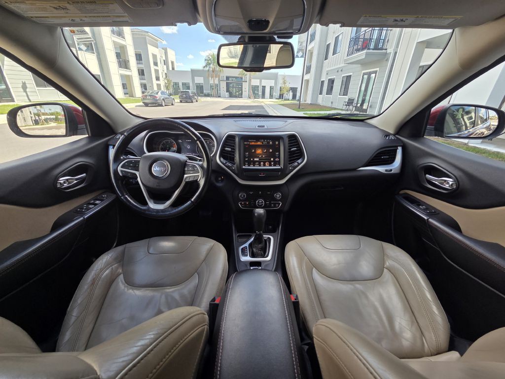 2017 Jeep Cherokee Image 24