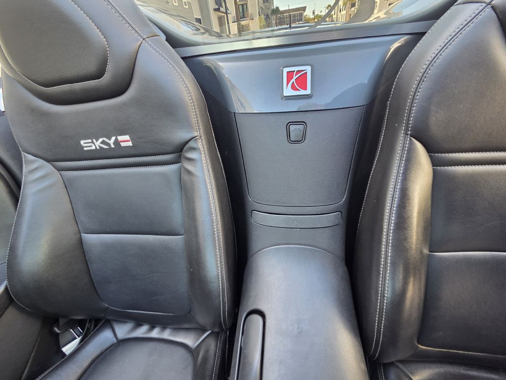 2008 Saturn Sky Image 39
