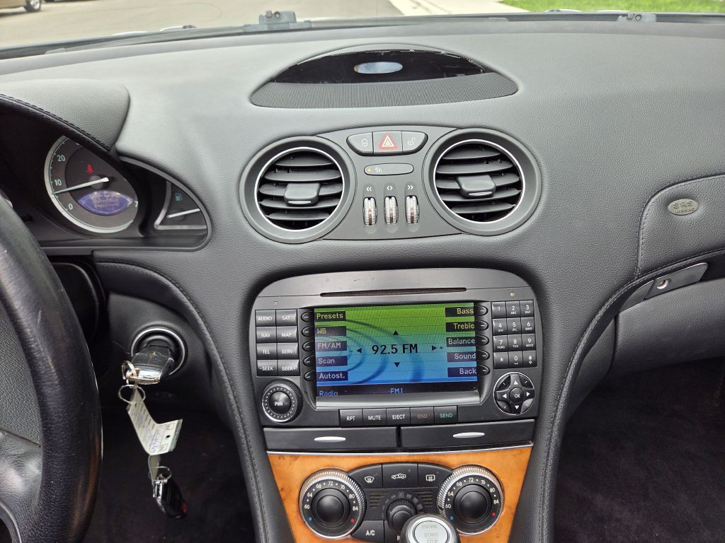 2007 Mercedes-Benz SL-Class Image 34