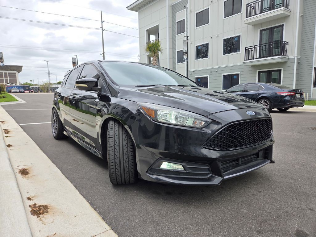 2016 Ford Focus Image 4