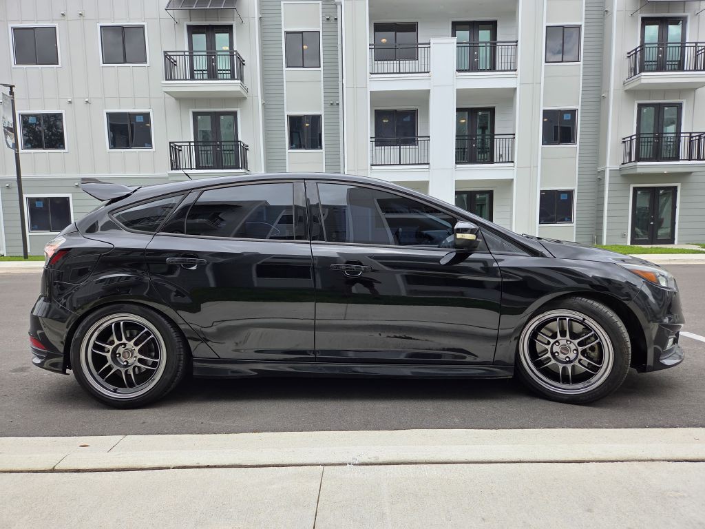 2016 Ford Focus Image 5