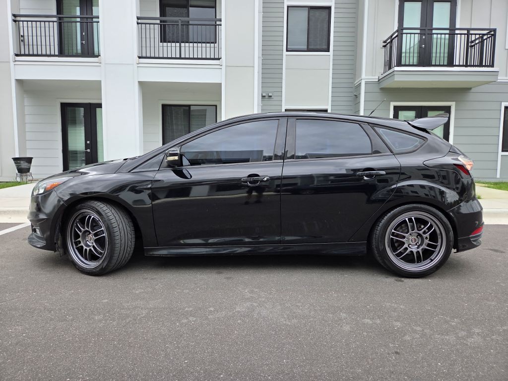 2016 Ford Focus Image 10