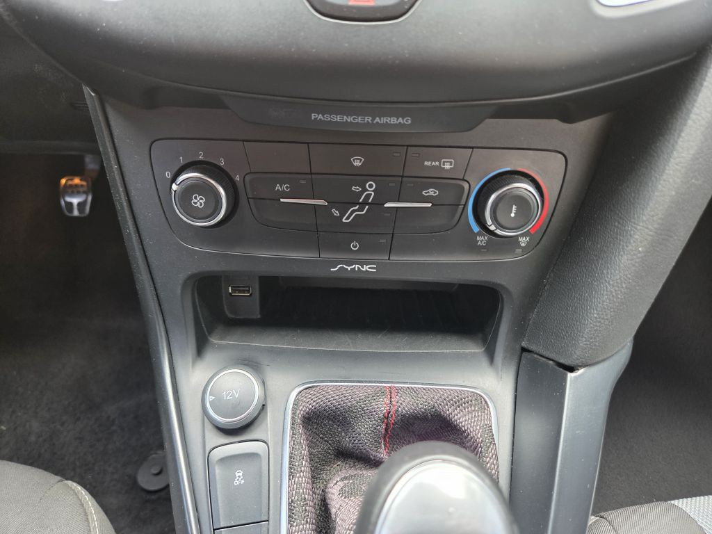 2016 Ford Focus Image 26