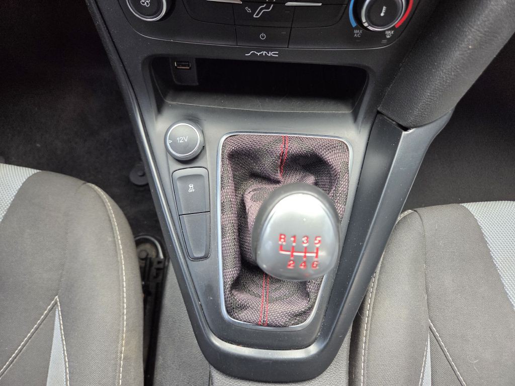 2016 Ford Focus Image 27