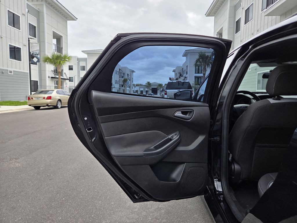 2016 Ford Focus Image 35