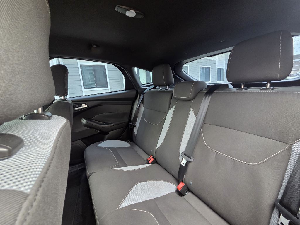 2016 Ford Focus Image 37