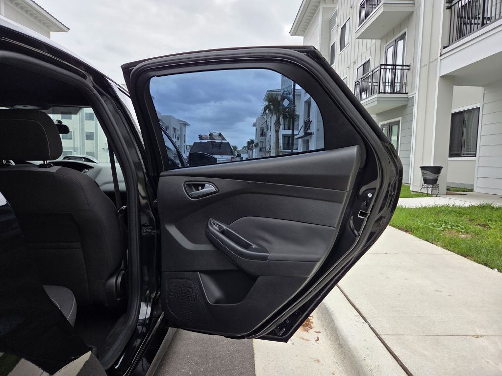 2016 Ford Focus Image 38