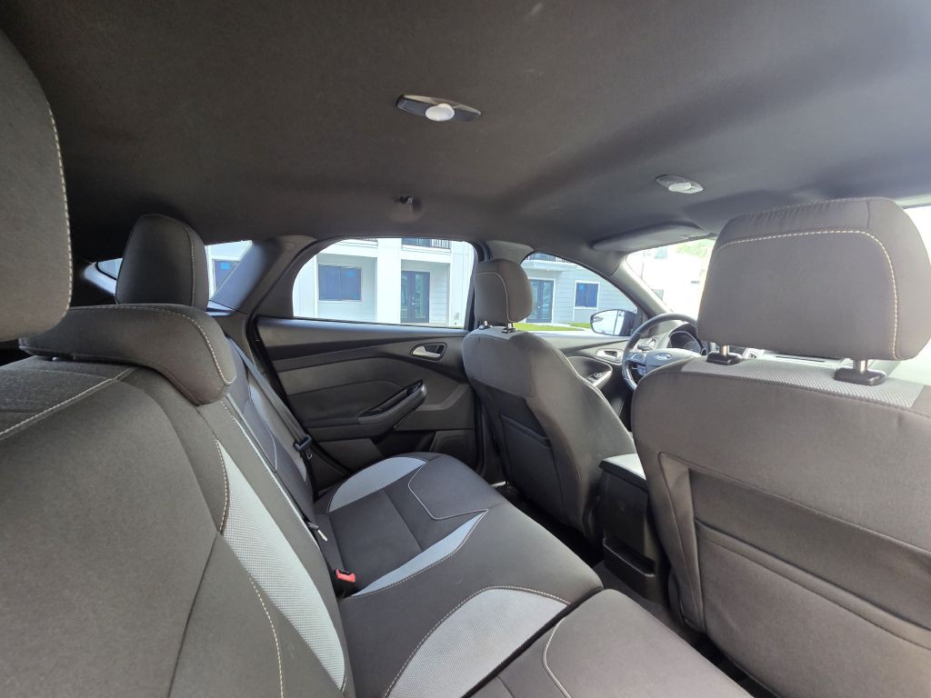2016 Ford Focus Image 39