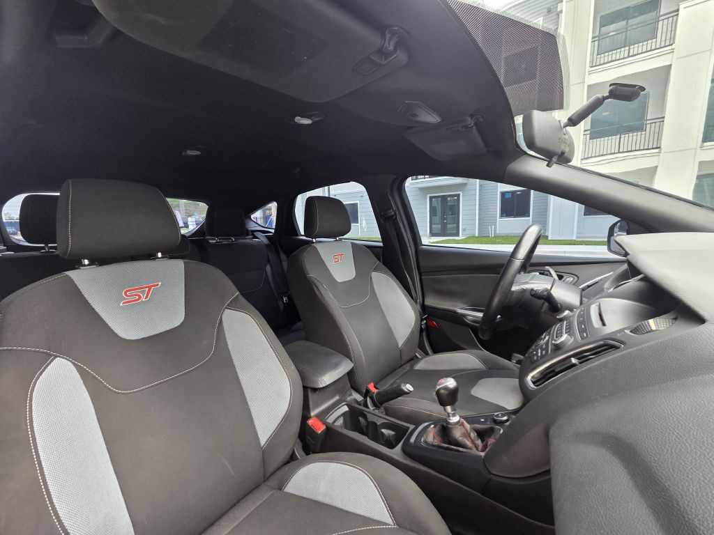 2016 Ford Focus Image 43