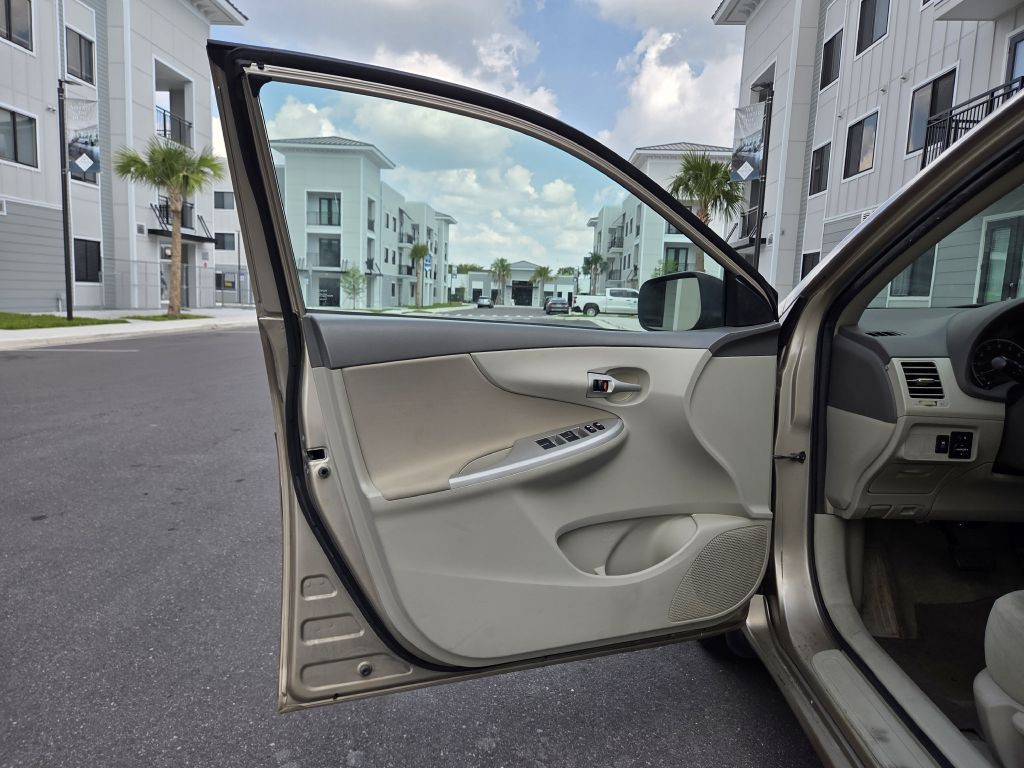 2010 Toyota Corolla Image 29