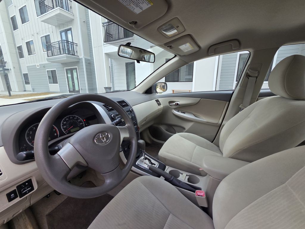 2010 Toyota Corolla Image 30