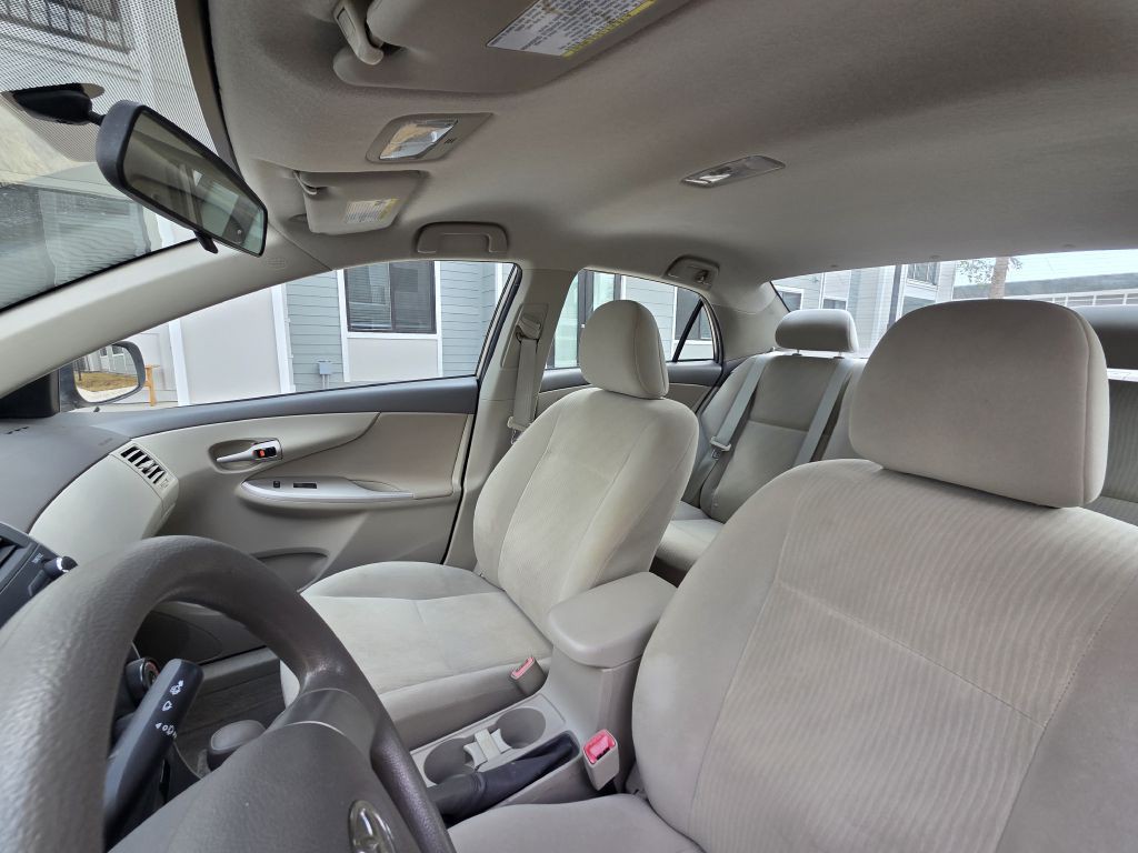 2010 Toyota Corolla Image 31