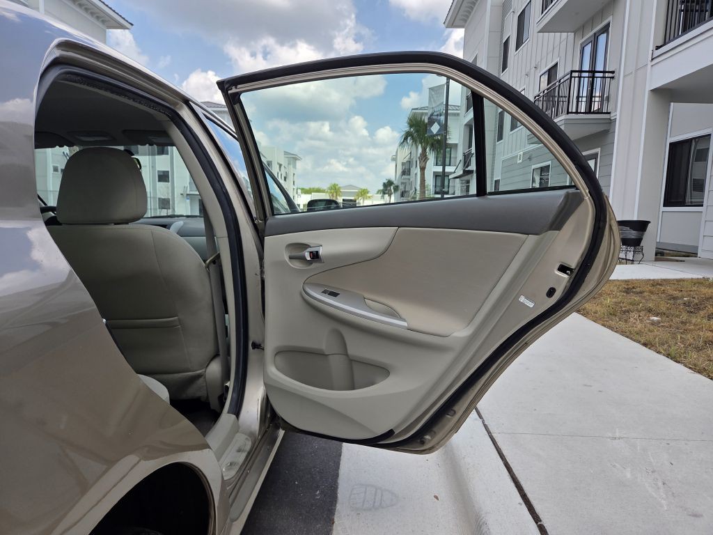 2010 Toyota Corolla Image 35