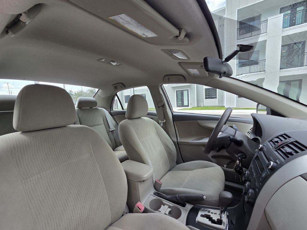 2010 Toyota Corolla Image 40