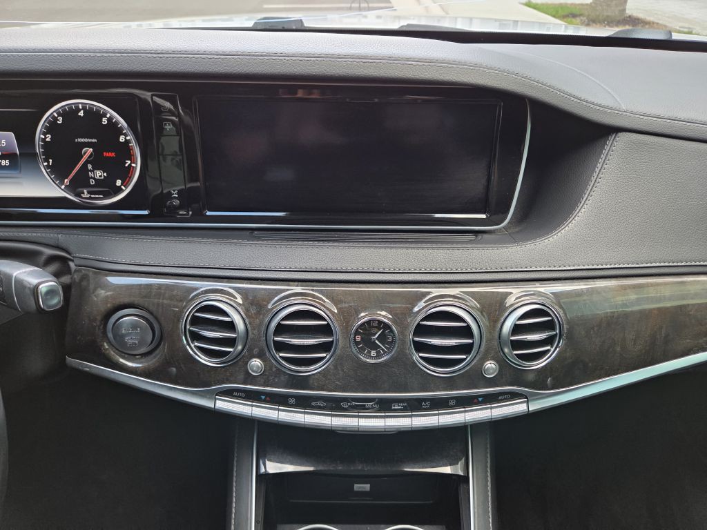 2015 Mercedes-Benz S-Class Image 30