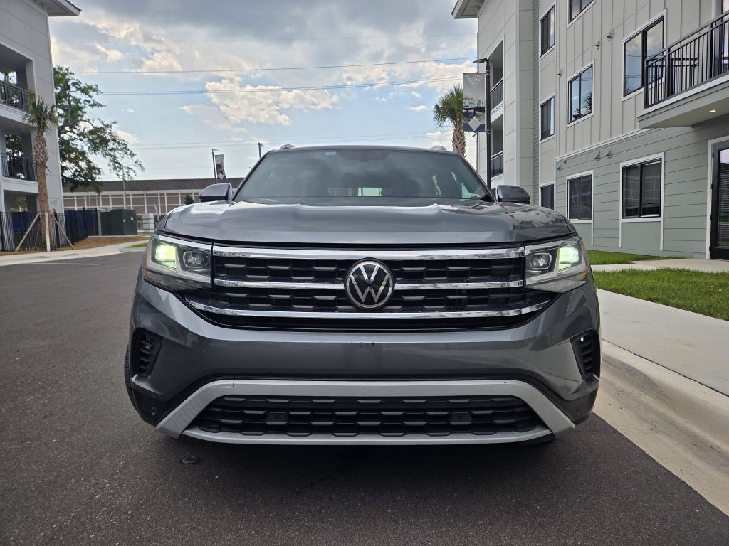 2020 Volkswagen Atlas Cross Sport Image 2