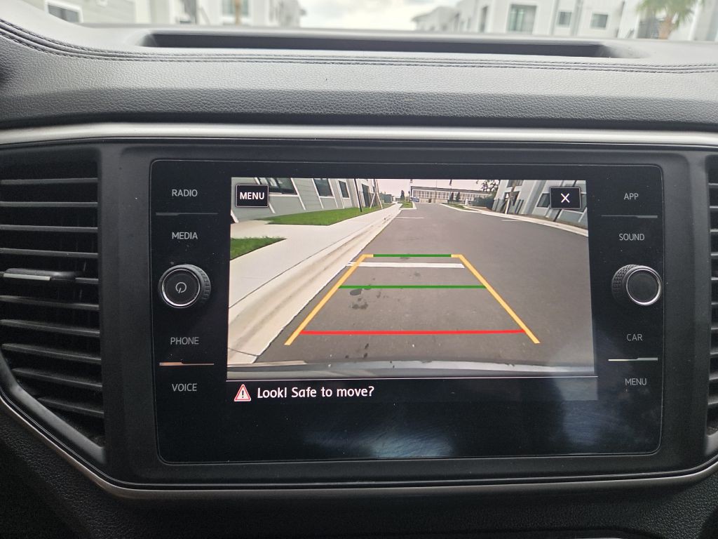 2020 Volkswagen Atlas Cross Sport Image 24