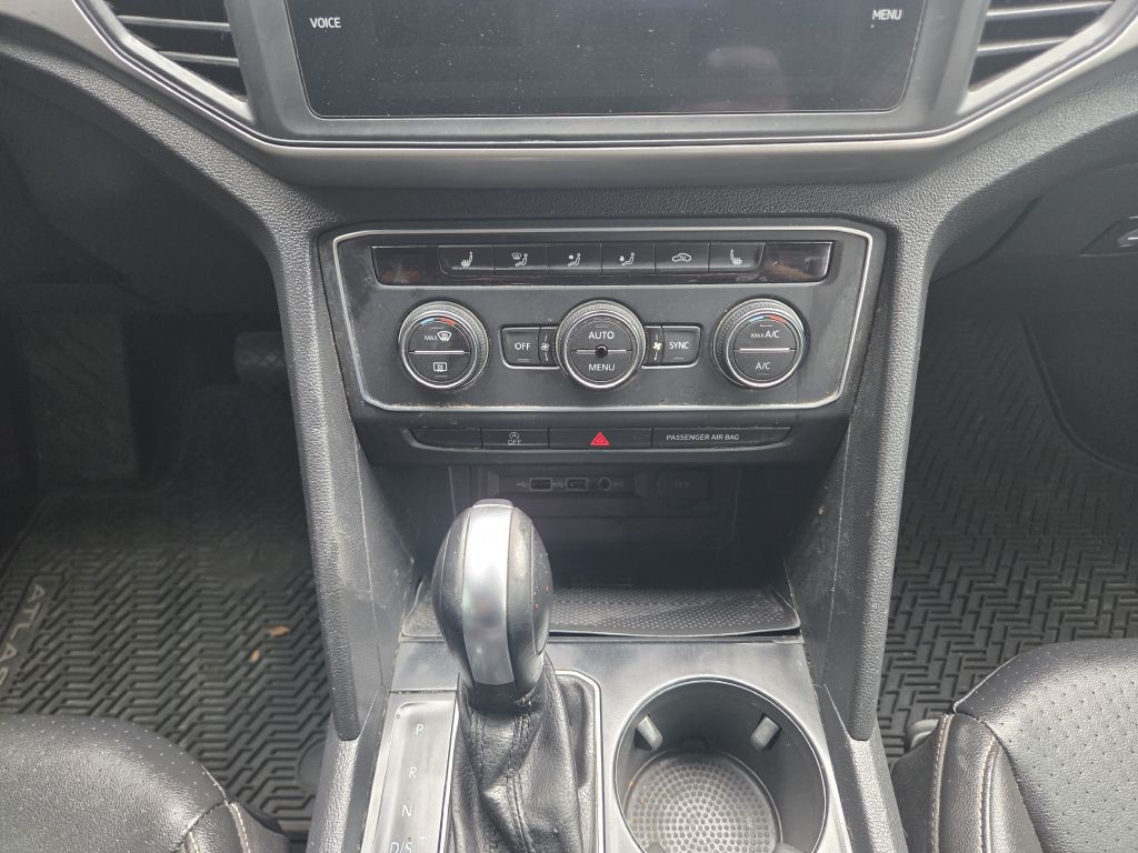 2020 Volkswagen Atlas Cross Sport Image 25