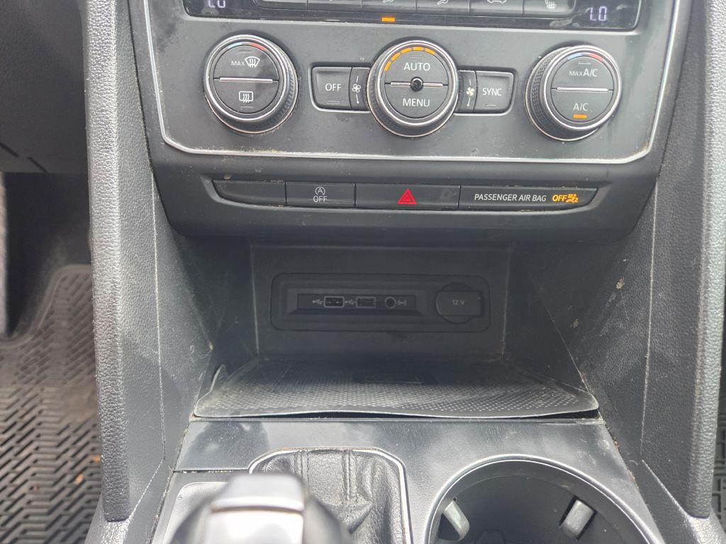 2020 Volkswagen Atlas Cross Sport Image 26