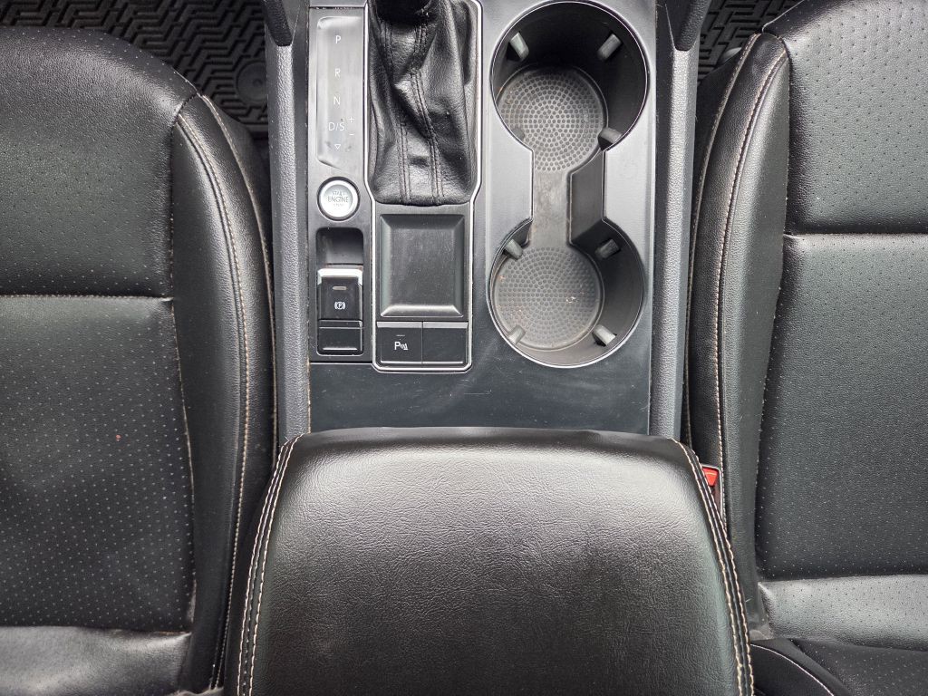 2020 Volkswagen Atlas Cross Sport Image 28