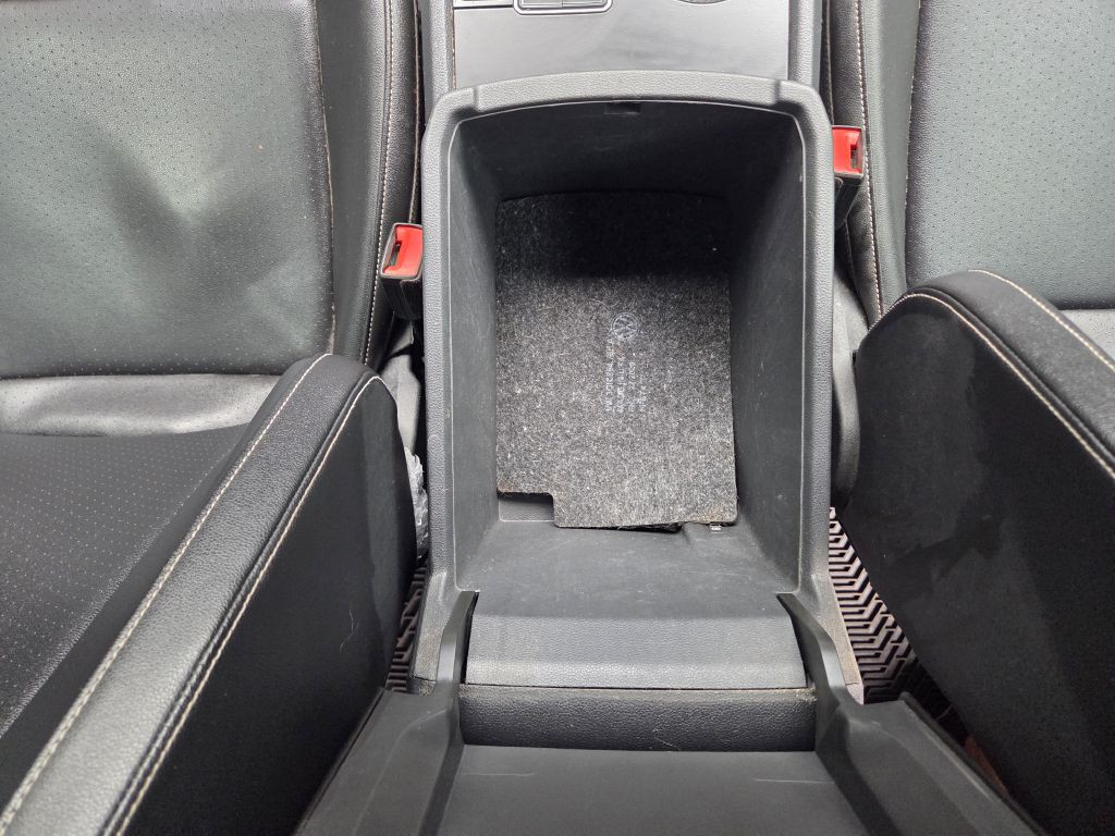 2020 Volkswagen Atlas Cross Sport Image 30