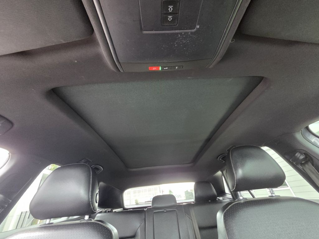 2020 Volkswagen Atlas Cross Sport Image 32