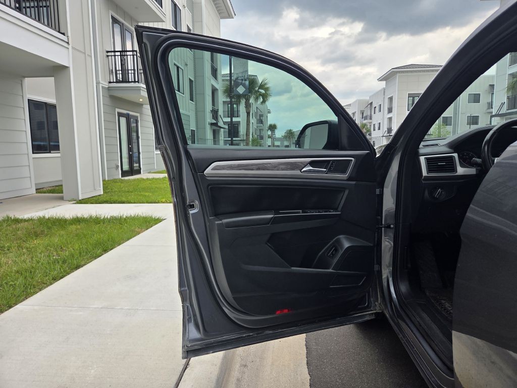 2020 Volkswagen Atlas Cross Sport Image 37