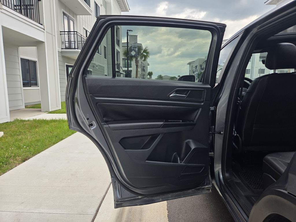 2020 Volkswagen Atlas Cross Sport Image 40