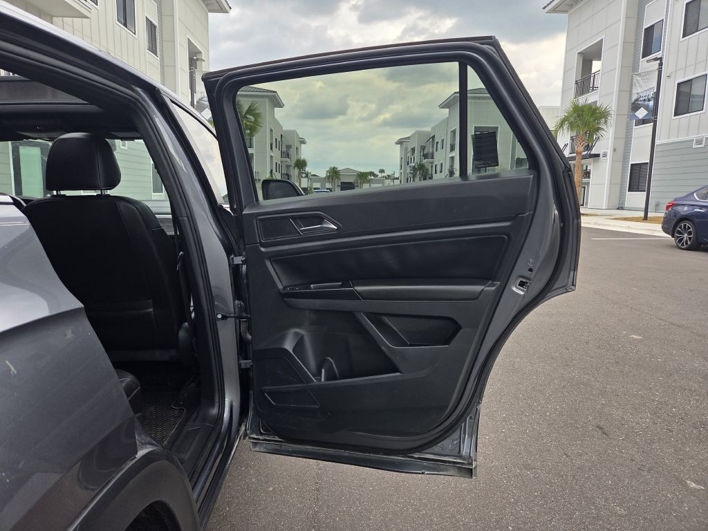 2020 Volkswagen Atlas Cross Sport Image 43