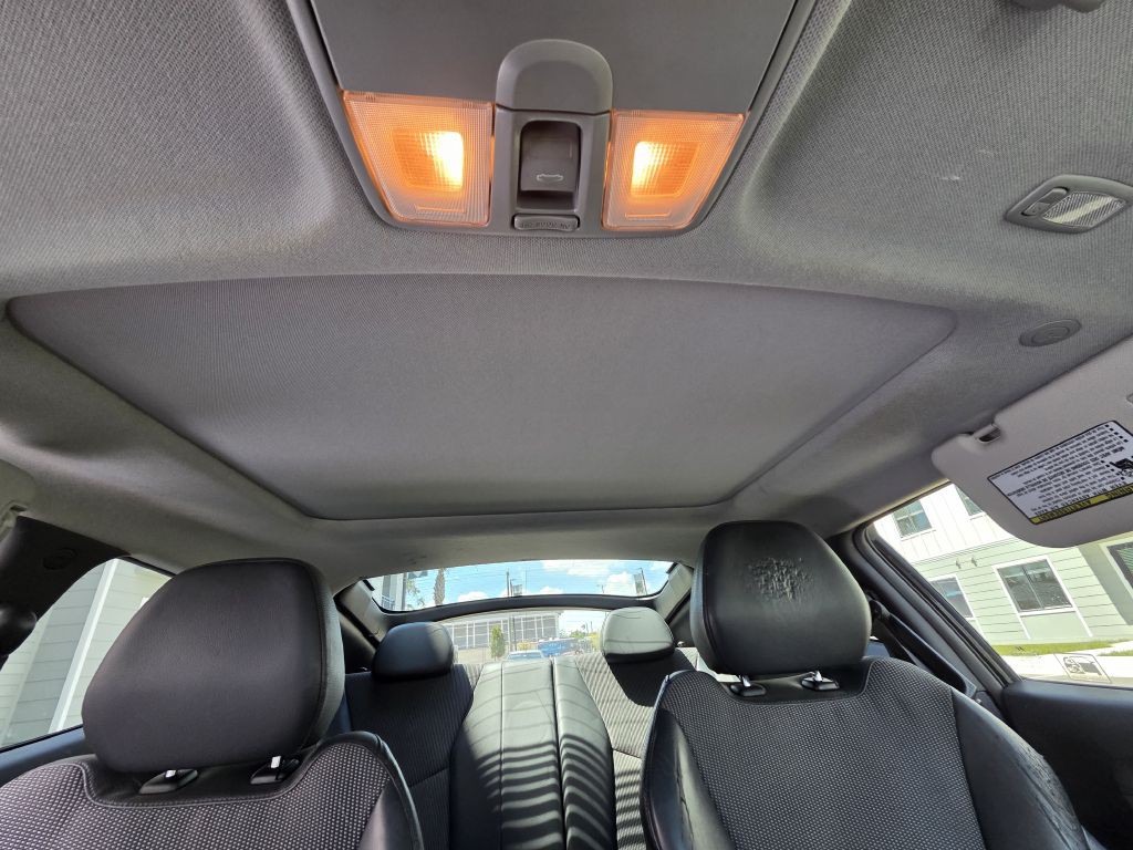 2014 Hyundai Veloster Image 20