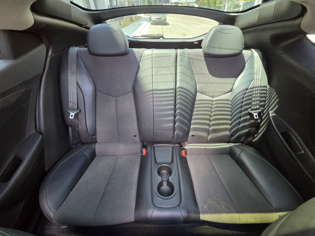 2014 Hyundai Veloster Image 23