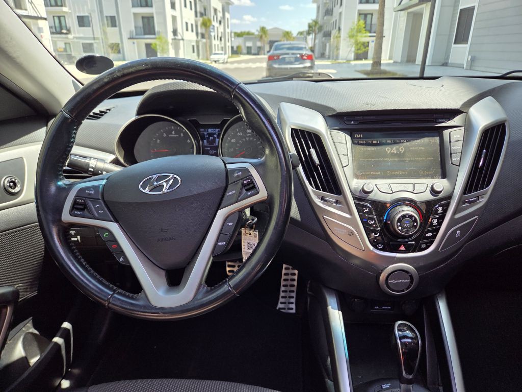 2014 Hyundai Veloster Image 25