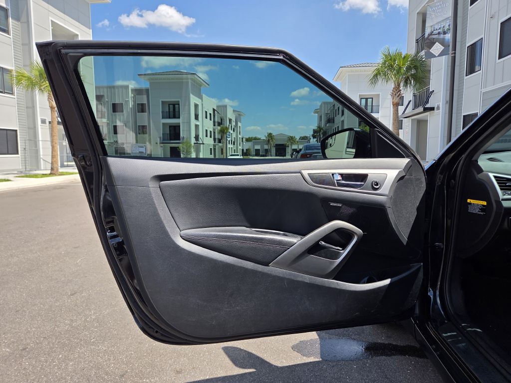 2014 Hyundai Veloster Image 36