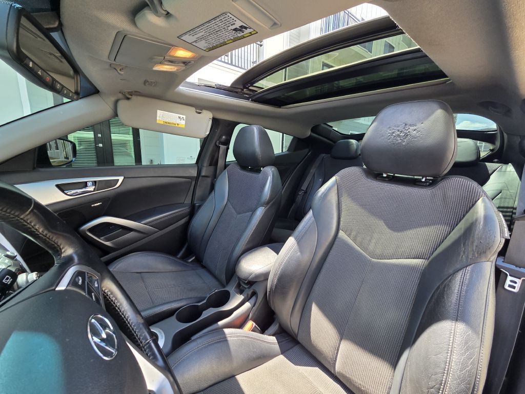 2014 Hyundai Veloster Image 38