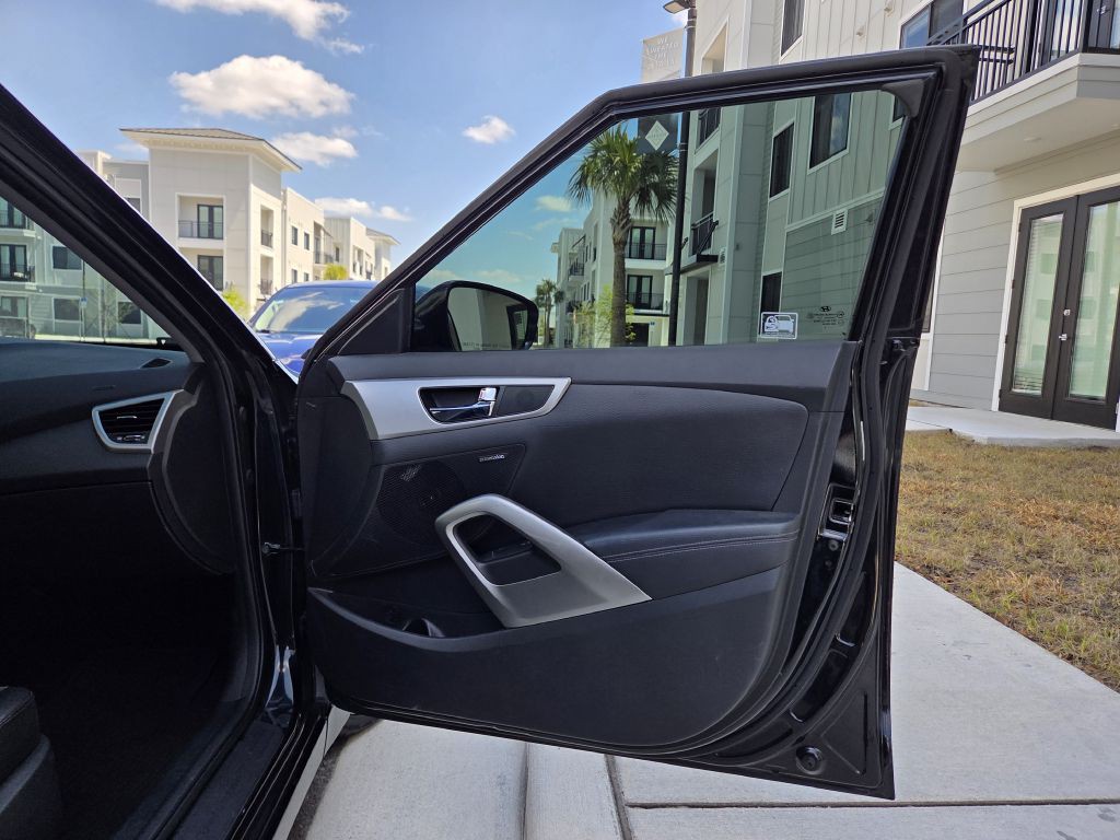 2014 Hyundai Veloster Image 43