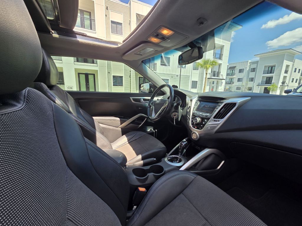 2014 Hyundai Veloster Image 44